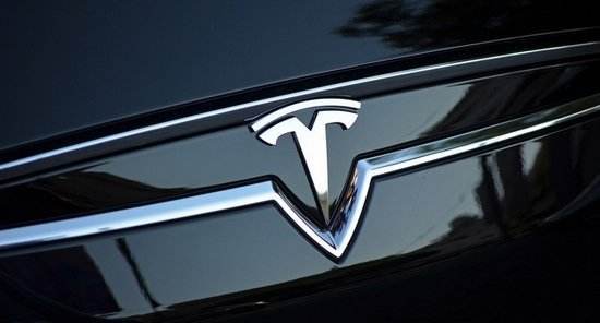 特斯拉 Model Y 标准续航版现身工信部,磷酸铁锂版续航达 545km